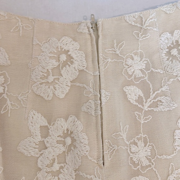 Vintage 90’s Tina Hagen | cream Lace Pencil Mini Skirt small - Picture 5 of 9